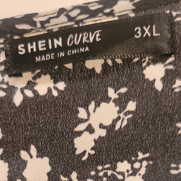 Plus Sweetheart Neck Split Hem Floral Dress - Picture 5 of 5